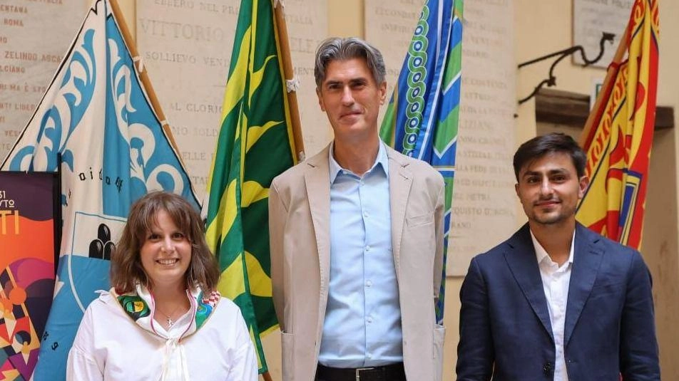 Si rinnova l’antica tradizione tra eccellenze enogastronomiche, cortei in costume e sbandierate Si rinnova l’antica tradizione tra eccellenze enogastronomiche, cortei in costume e sbandierate