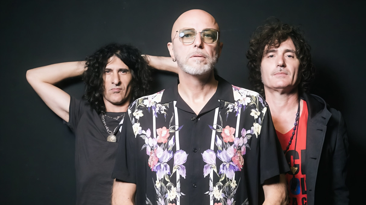 I Negrita festeggiano trent'anni di carriera con un concerto sold out a Milano e annunciano il tour "Negrita in tour 2025" con dieci date in Italia per presentare il nuovo album in uscita. I Negrita festeggiano trent'anni di carriera con un concerto sold out a Milano e annunciano il tour "Negrita in tour 2025" con dieci date in Italia per presentare il nuovo album in uscita.