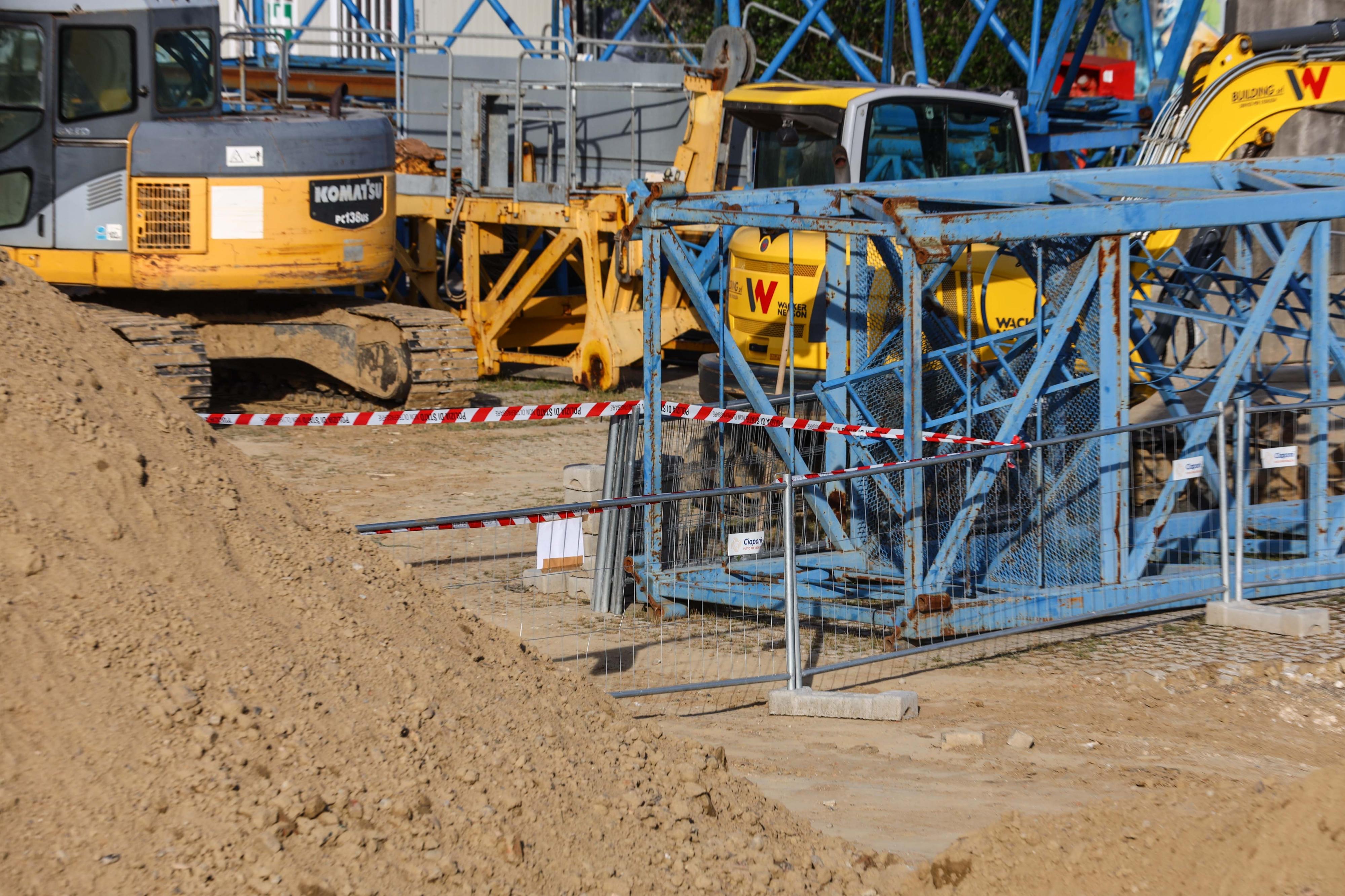 Bomba americana nel cantiere: eEsperti in arrivo per rimuoverla Bomba americana nel cantiere: eEsperti in arrivo per rimuoverla