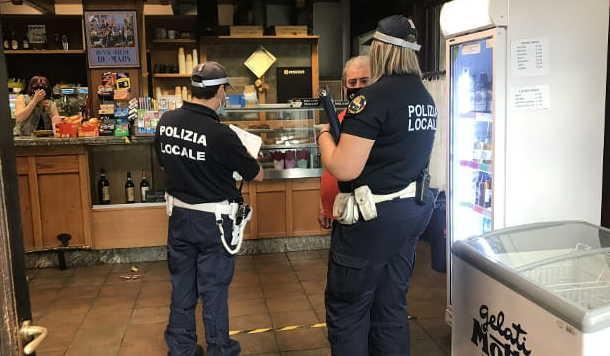 https://www.lanazione.it/image-service/view/acePublic/alias/contentid/NmIyYmE2MmMtOWQyMi00/0/musica-oltre-lorario-consentito-bistrot-stangato-per-tre-giorni.jpeg