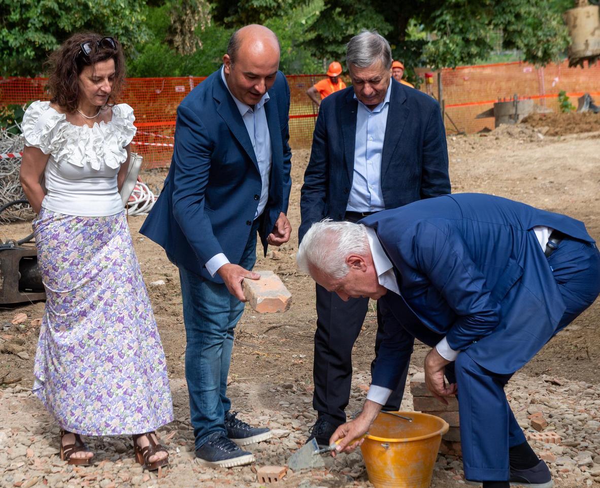 Nuovo polo sanitario al Serristori, la prima pietra. Al via l’intervento da oltre 2,5 milioni di euro Nuovo polo sanitario al Serristori, la prima pietra. Al via l’intervento da oltre 2,5 milioni di euro