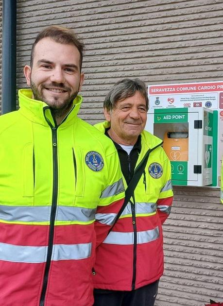 Oggi inaugurazione di un dae. Raccolti fondi da due negozi