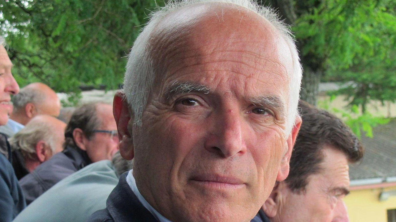 Il mercato calciatori si concentra su trattative mirate: Viareggio in Serie D, cambi di allenatori in Eccellenza e Promozione. Il mercato calciatori si concentra su trattative mirate: Viareggio in Serie D, cambi di allenatori in Eccellenza e Promozione.