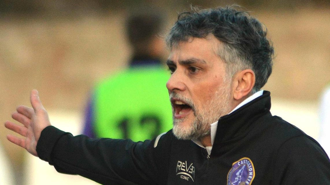 Filippo Zacchei anche nella prossima stagione sarà l’allenatore della Castiglionese, squadra ambiziosa di Eccellenza Filippo Zacchei anche nella prossima stagione sarà l’allenatore della Castiglionese, squadra ambiziosa di Eccellenza