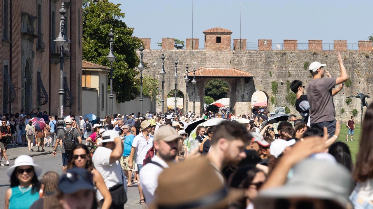 Il protocollo sul turismo siglato ieri alla Camera di Commercio di Pisa: «gruppo di lavoro unico tra i grandi attori della città» Il protocollo sul turismo siglato ieri alla Camera di Commercio di Pisa: «gruppo di lavoro unico tra i grandi attori della città»