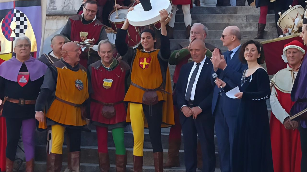 Tornerà nel 2025 a Gubbio il Giro d’Italia. e subito nella città umbra si sta pensando di modificare il calendario degli eventi di maggio, fra i quali. il Palio della Balestra Tornerà nel 2025 a Gubbio il Giro d’Italia. e subito nella città umbra si sta pensando di modificare il calendario degli eventi di maggio, fra i quali. il Palio della Balestra