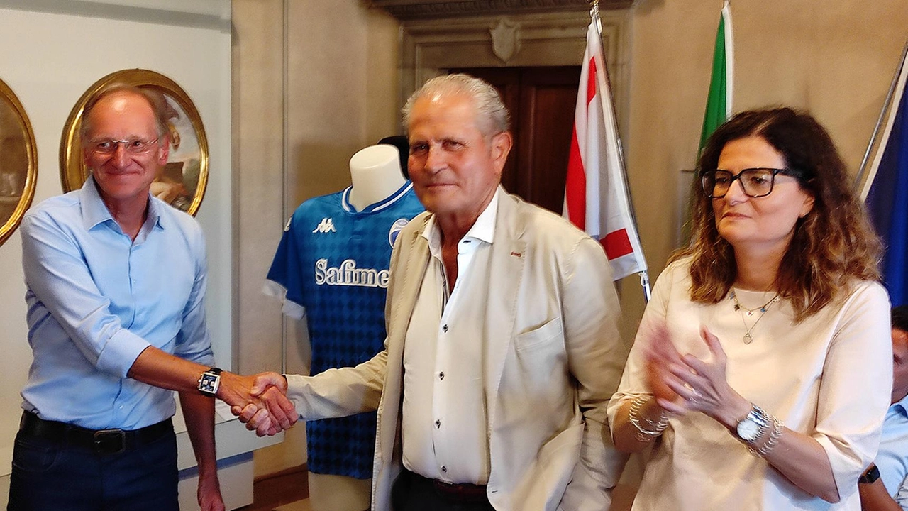 Eccellenza: l’incontro pubblico a Palazzo d’Arnolfo. Sangio, ecco il piano per la serie D. Primo abbraccio dei tifosi a Neri