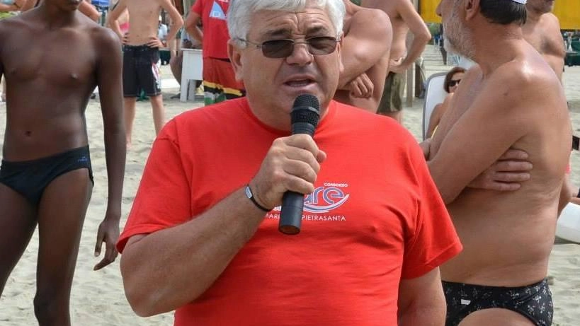 Il presidente del Consorzio mare Versilia Francesco Verona chiede che la notte di Ferragosto la spiaggia libera di Motrone venga presidiata o chiusa Il presidente del Consorzio mare Versilia Francesco Verona chiede che la notte di Ferragosto la spiaggia libera di Motrone venga presidiata o chiusa