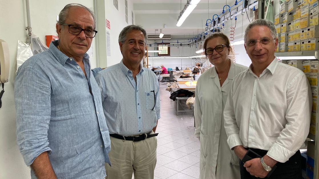 https://www.lanazione.it/image-service/view/acePublic/alias/contentid/NmJkODc0ZmMtMjQxMi00/0/gorini-con-confartigianatopxhv.jpeg?f=16:9&w=1200&h=630