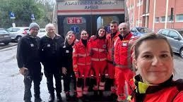 Medici e volontari che nel gennaio scorso fecero nascere una bimba in ambulanza alla Coroncina Medici e volontari che nel gennaio scorso fecero nascere una bimba in ambulanza alla Coroncina
