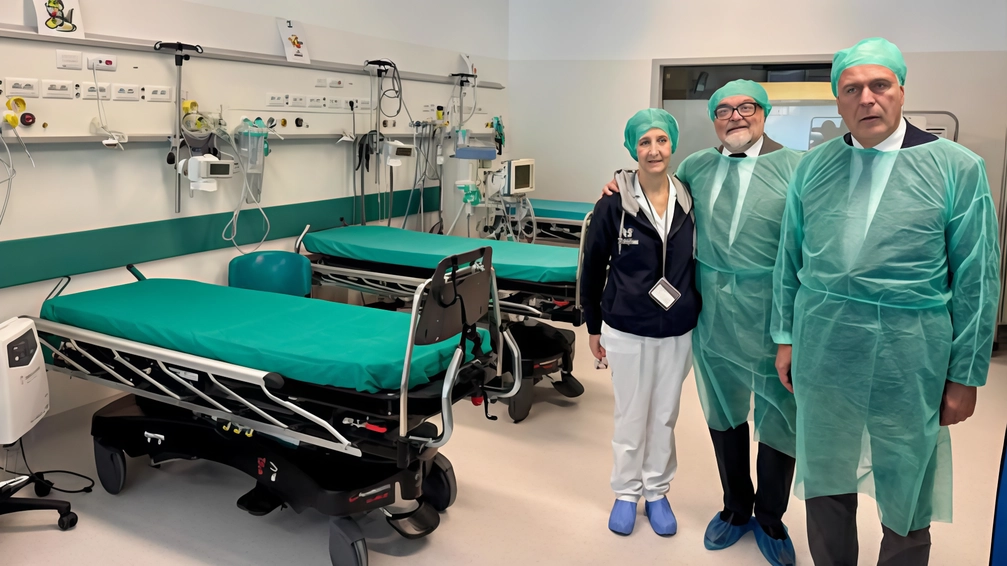 Il direttore generale del Meyer Paolo Morello insieme al governatore Eugenio Giani nella recovery room Il direttore generale del Meyer Paolo Morello insieme al governatore Eugenio Giani nella recovery room