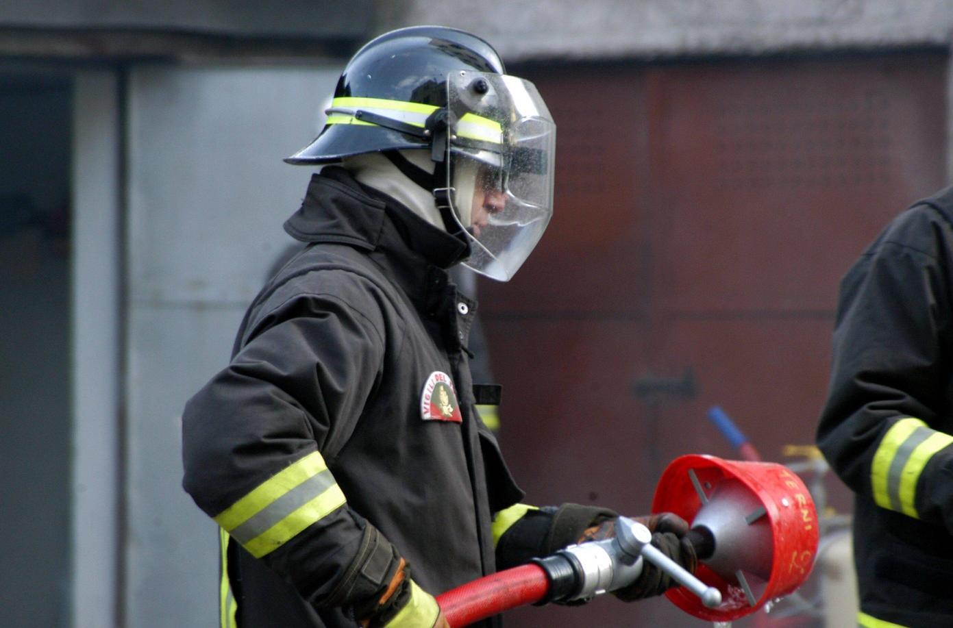 vigili del fuoco stato di agitazione colleghi privati anche del pasto