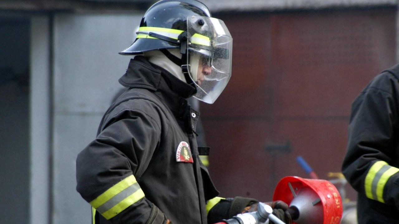 Il sindacato USB Vigili del fuoco annuncia lo stato di agitazione a livello provinciale, che potrebbe sfociare in uno sciopero Il sindacato USB Vigili del fuoco annuncia lo stato di agitazione a livello provinciale, che potrebbe sfociare in uno sciopero