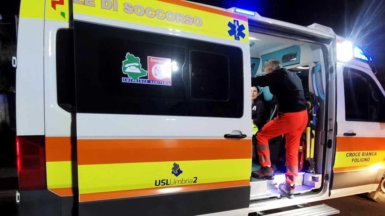 L’uomo è deceduto sotto gli occhi della moglie. Inutili i soccorsi L’uomo è deceduto sotto gli occhi della moglie. Inutili i soccorsi
