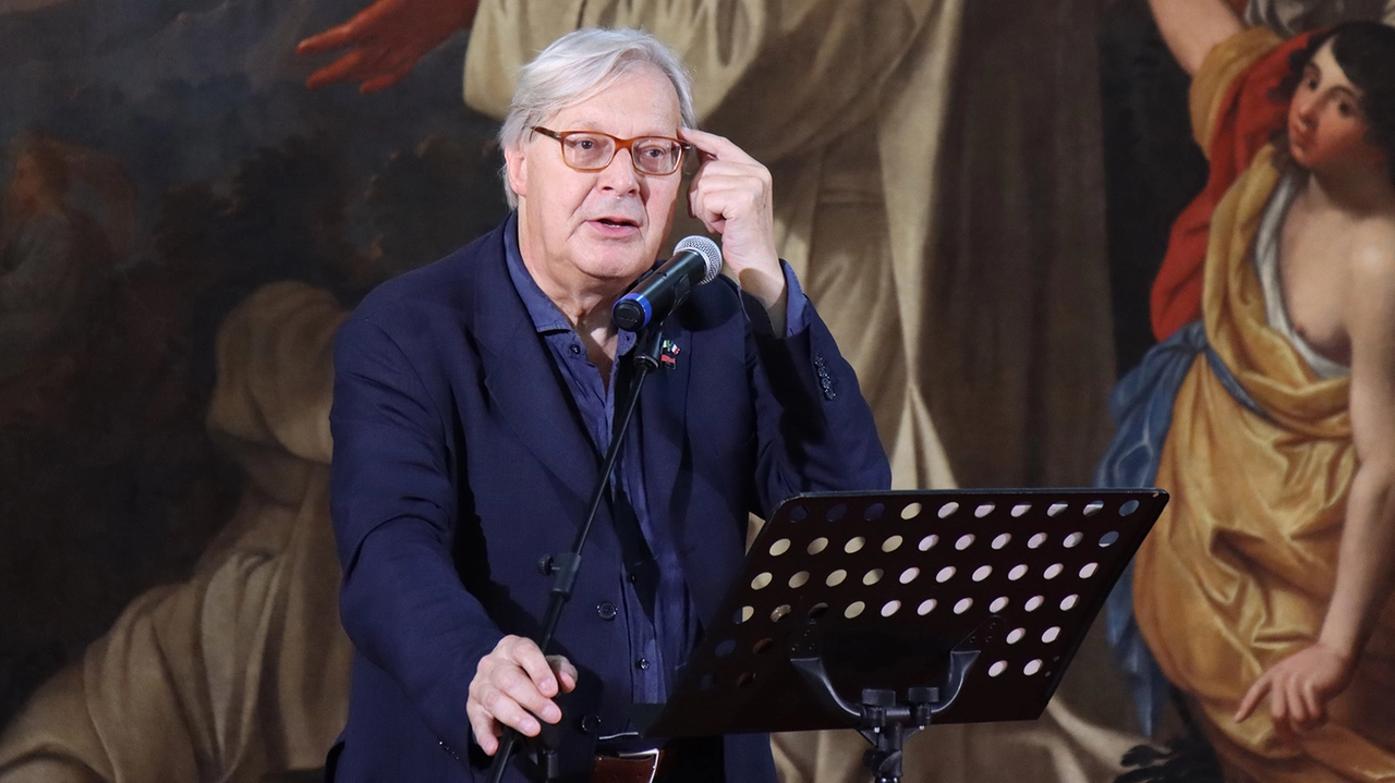 Sgarbi e Michelangelo, la lezione a Pietrasanta