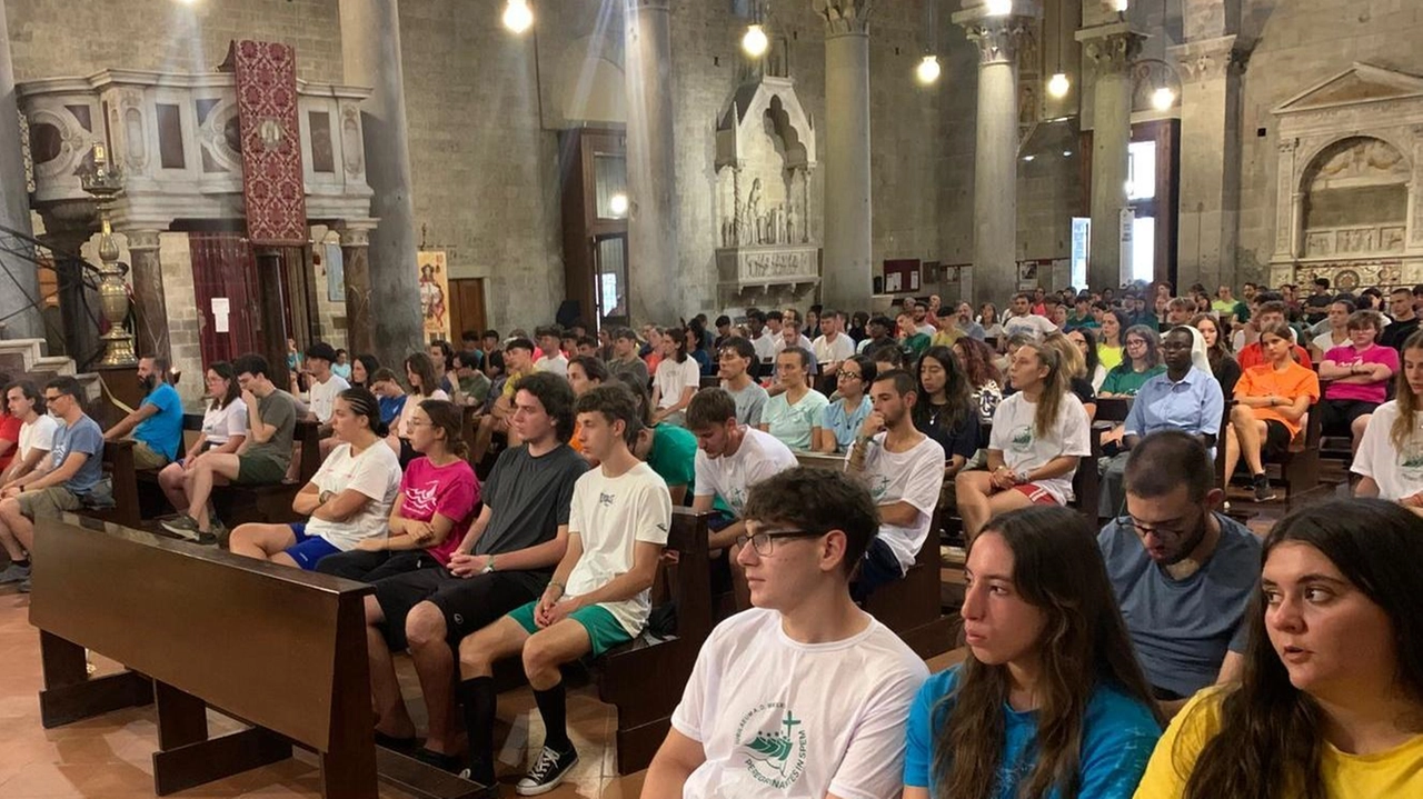 Oggi oltre cento persone sono attese da Santiago de Compostela. Sabella: "Numeri importanti per la nostra città e la sua valorizzazione". . Oggi oltre cento persone sono attese da Santiago de Compostela. Sabella: "Numeri importanti per la nostra città e la sua valorizzazione". .