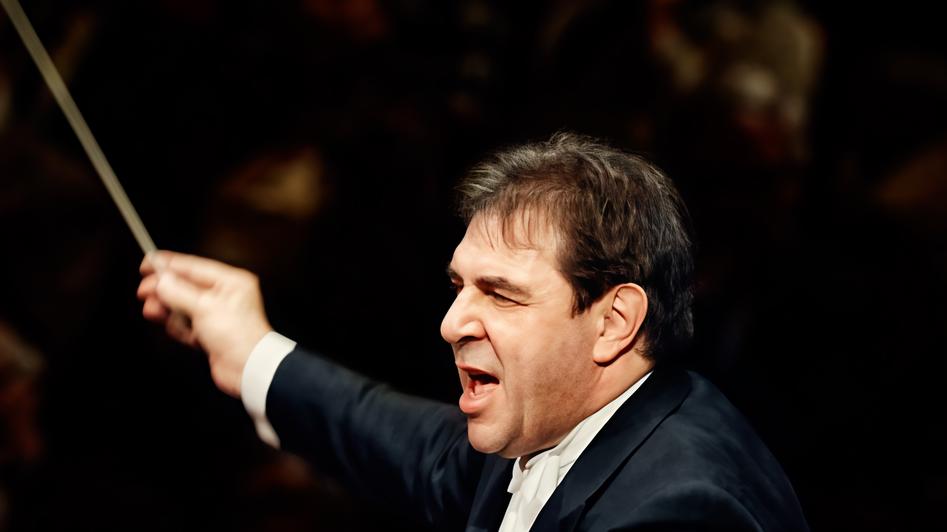 sul podio torna il maestro gatti repertorio novecentesco in scena da Lanazione.it sul podio torna il maestro gatti repertorio novecentesco in scena