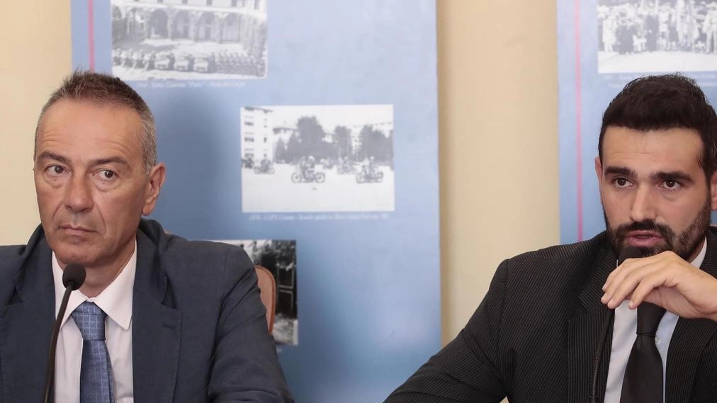 A sinistra il questore Ugo Angeloni con il capo della Squadra Mobile Signorelli