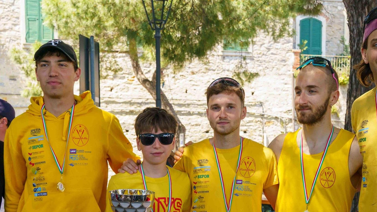 Nei senior la borgata canarina si impone in volata sulle Grazie e Marola. Le campionesse uscenti trovano il primo acuto con una grande rimonta. Nei senior la borgata canarina si impone in volata sulle Grazie e Marola. Le campionesse uscenti trovano il primo acuto con una grande rimonta.