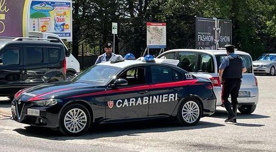 Divieto di avvicinamento violato: si toglie il braccialetto elettronico e torna a casa dei genitori, arrestato Divieto di avvicinamento violato: si toglie il braccialetto elettronico e torna a casa dei genitori, arrestato