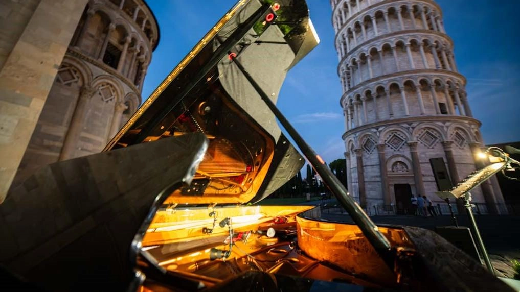 Prima nazionale di «Francesco» (il 15 luglio alle 21.30 ai piedi della Torre pendente), il recital. ha per protagonista Michele Placido Prima nazionale di «Francesco» (il 15 luglio alle 21.30 ai piedi della Torre pendente), il recital. ha per protagonista Michele Placido