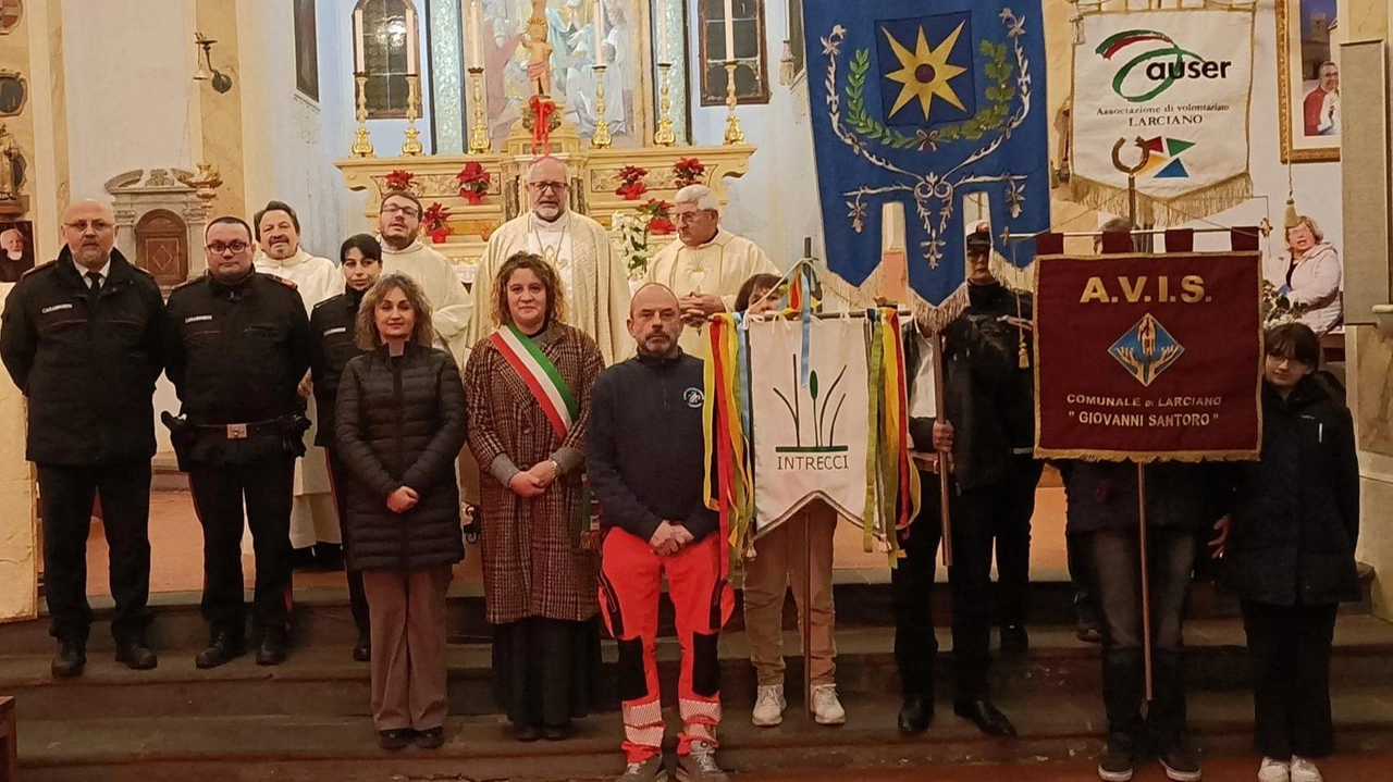 Parrocchie e associazioni insieme per iniziare il nuovo anno. Su striscioni e stendardi invocazioni e pensieri dei cittadini. Parrocchie e associazioni insieme per iniziare il nuovo anno. Su striscioni e stendardi invocazioni e pensieri dei cittadini.