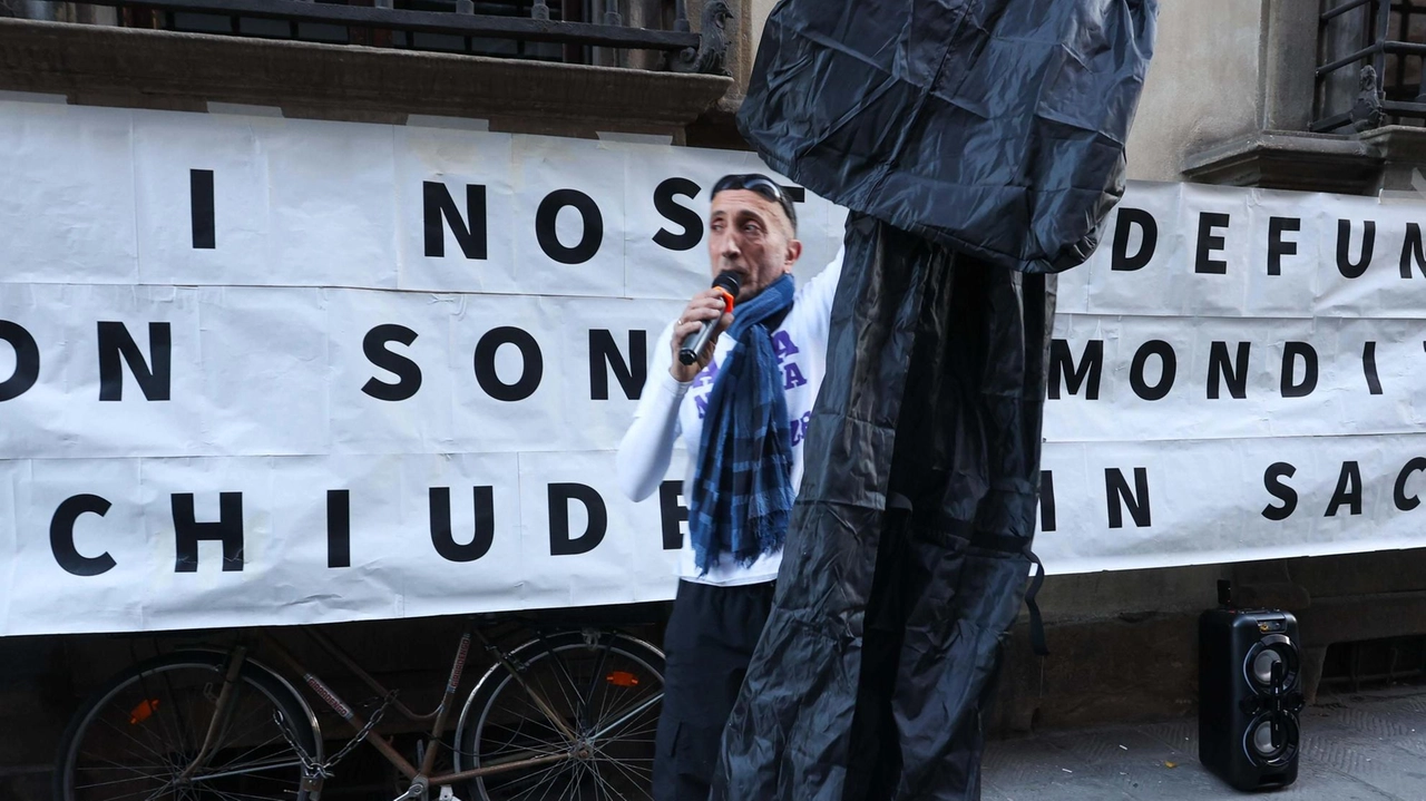 La manifestazione sotto il consiglio regionale: "Un protocollo da cambiare" La manifestazione sotto il consiglio regionale: "Un protocollo da cambiare"