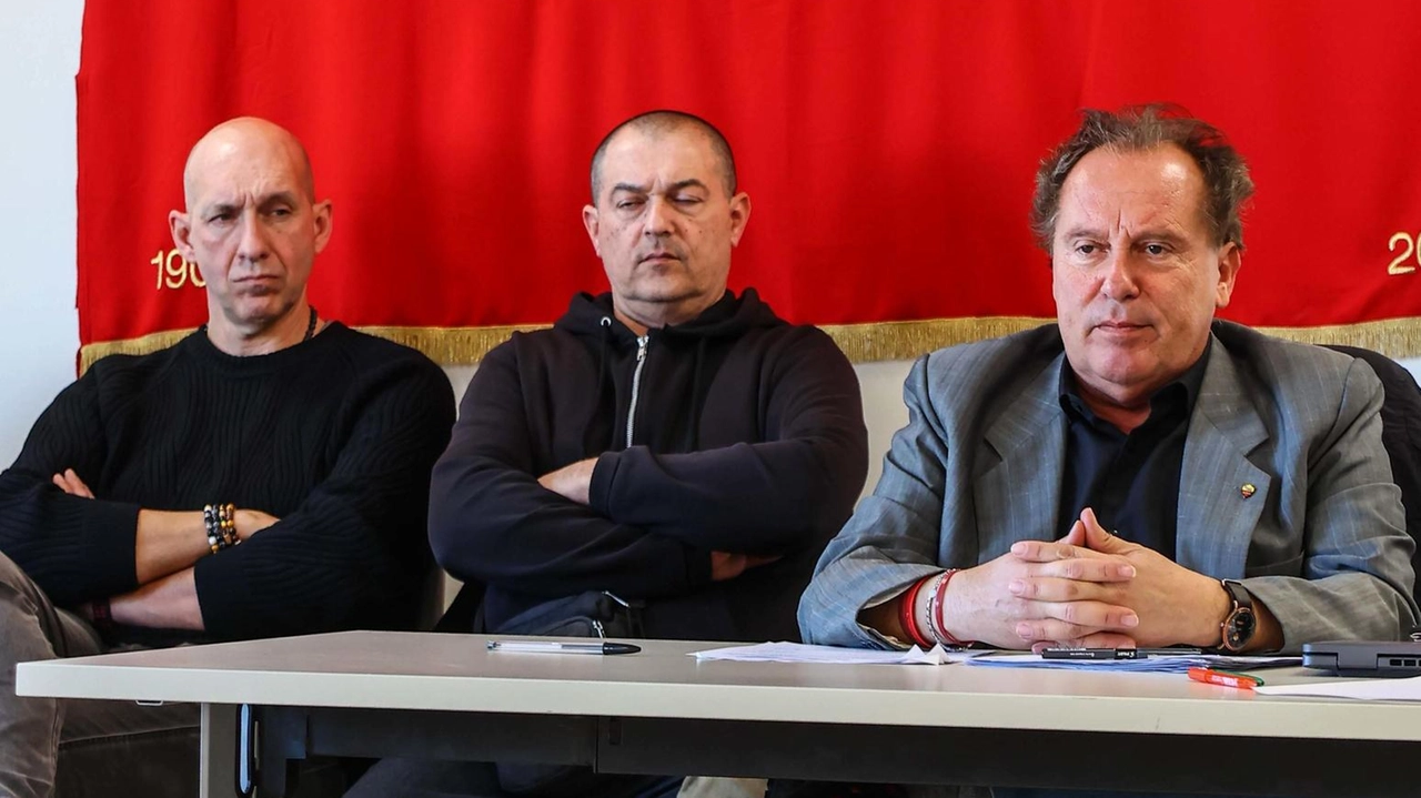 I rappresentanti della Rsu di Sammontana con, a destra, Andrea Rufini I rappresentanti della Rsu di Sammontana con, a destra, Andrea Rufini