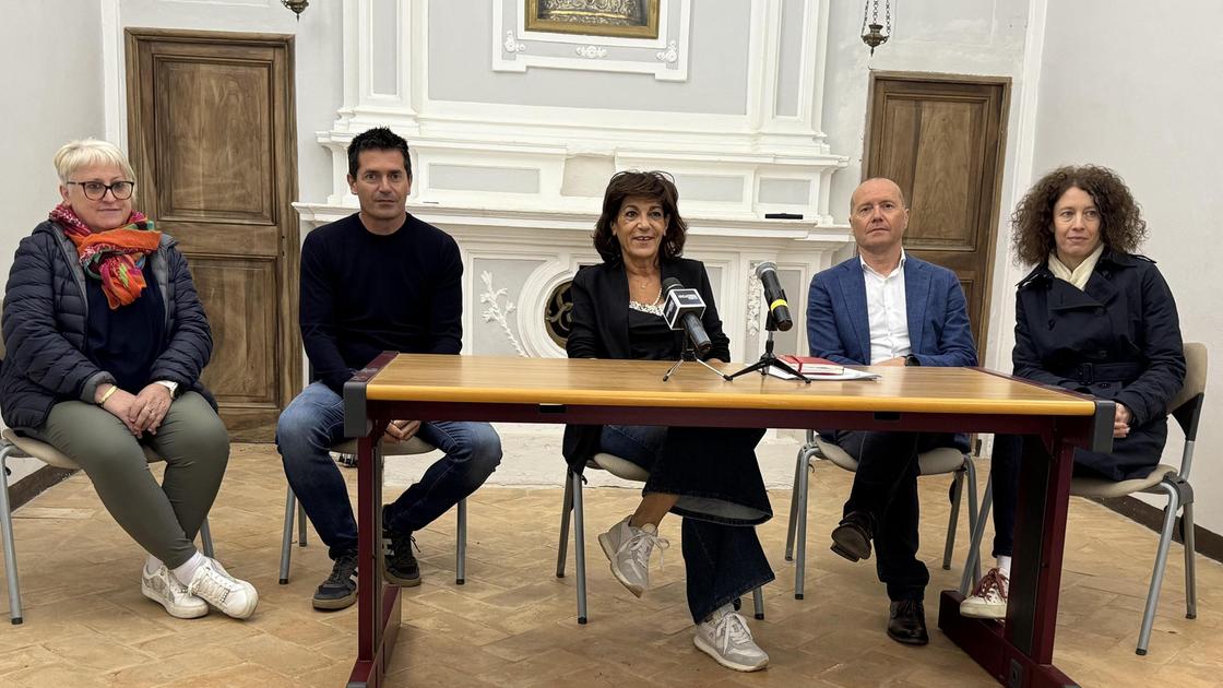 chianciano il caso giardinieri dipendenti comunali al lavoro nella proprietà della sindaca da Lanazione.it chianciano il caso giardinieri dipendenti comunali al lavoro nella proprietà della sindaca