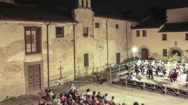 Un concerto della passata edizione della rassegna “Giugno musicale castellano” nel cortile interno di Santa Maria della Marca Un concerto della passata edizione della rassegna “Giugno musicale castellano” nel cortile interno di Santa Maria della Marca