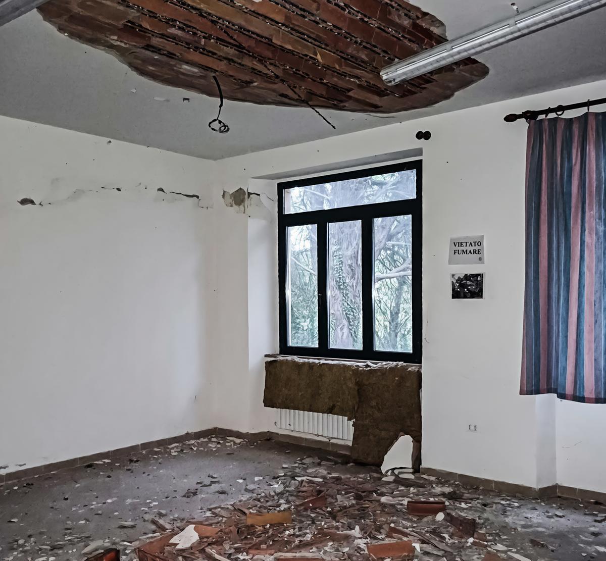 ex scuola di civitella solo incuria e degrado