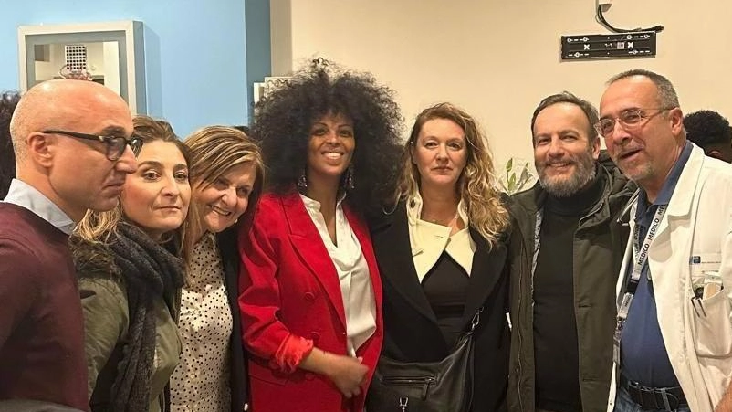 L’inaugurazione del negozio di parrucchiere all’interno del Santo Stefano con la proprietaria e la sindaca Ilaria Bugetti L’inaugurazione del negozio di parrucchiere all’interno del Santo Stefano con la proprietaria e la sindaca Ilaria Bugetti
