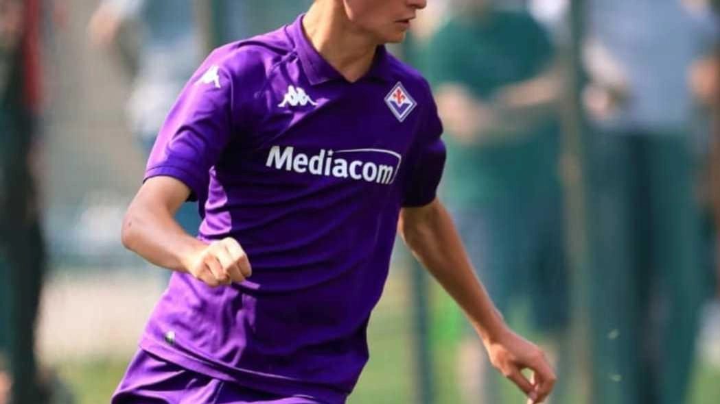 Gianluca Cortonesi, poliziano, supportato nella passione per il pallone dal nonno Ivo,. si trasferirà al Viola park e poi militerà nel Campionato nazionale under 15 di serie A e B Gianluca Cortonesi, poliziano, supportato nella passione per il pallone dal nonno Ivo,. si trasferirà al Viola park e poi militerà nel Campionato nazionale under 15 di serie A e B