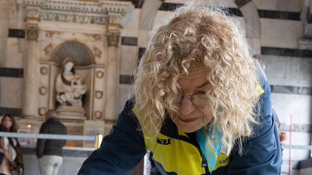 VALDARNO Con il solstizio d’estate si colorano di petali profumati i nostri paesi. Le strade di Fucecchio si tingono a festa,... VALDARNO Con il solstizio d’estate si colorano di petali profumati i nostri paesi. Le strade di Fucecchio si tingono a festa,...