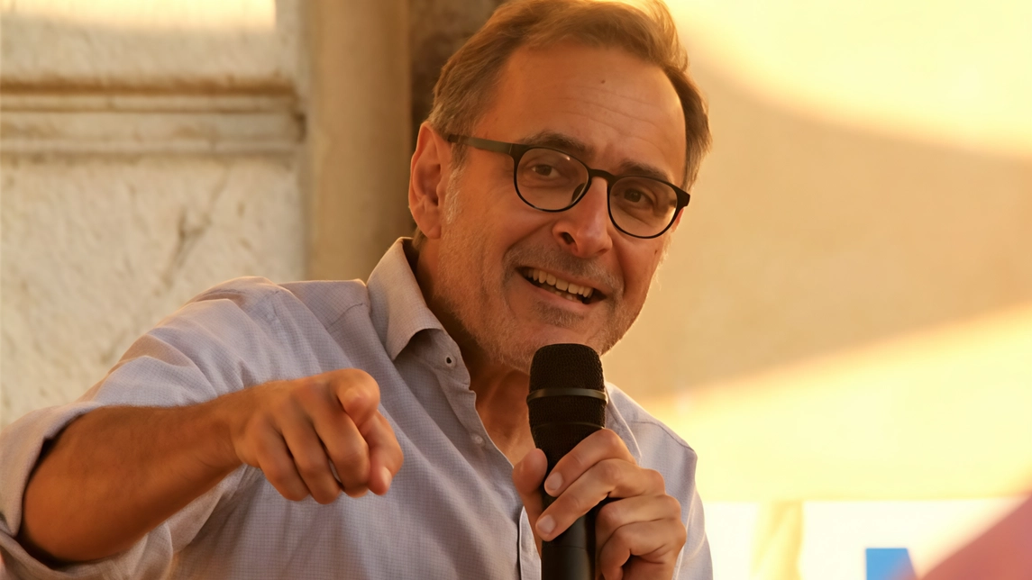 Gli incontri con gli autori in giardino. L’estate della Lazzerini al Buonamici. Protagonisti gli scrittori toscani