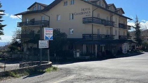Il primo cittadino Volpini: "Sono troppi 120 extracomunitari nei due Centri di assistenza straordinaria" Il primo cittadino Volpini: "Sono troppi 120 extracomunitari nei due Centri di assistenza straordinaria"