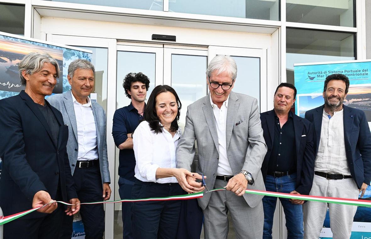 https://www.lanazione.it/image-service/view/acePublic/alias/contentid/NmQ0Y2UwYjctMjVmMi00/0/livorno-nuovo-posto-di-controllo-in-porto.jpeg