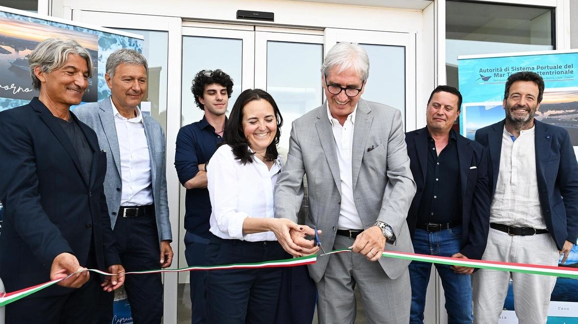 Una nuova struttura capace di semplicificare e migliorare il lavoro del porto, oltre ad aumentare la sicurezza delle merci in... Una nuova struttura capace di semplicificare e migliorare il lavoro del porto, oltre ad aumentare la sicurezza delle merci in...