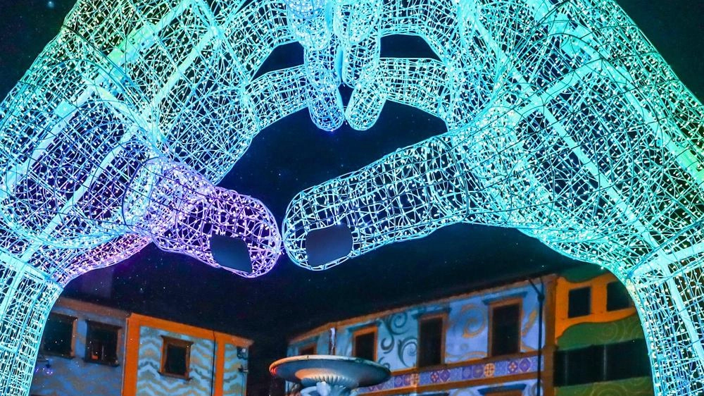 Una delle tante attrazioni installate lo scorso anno nelle piazze del centro storico Una delle tante attrazioni installate lo scorso anno nelle piazze del centro storico