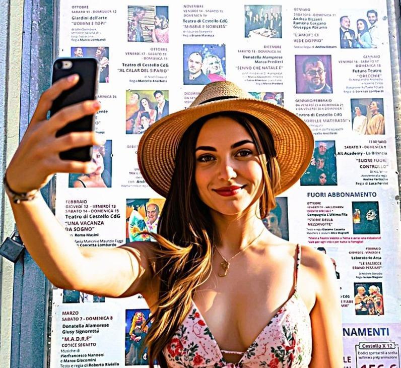 https://www.lanazione.it/image-service/view/acePublic/alias/contentid/NmQ2OWYwMDEtYmVkYy00/0/un-selfie-per-labbonamento-il-cestello-tra-arte-e-social.jpeg?f=1.90:1&w=1200