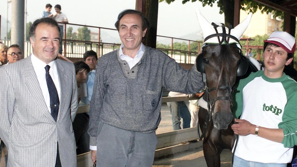 Vanni Parenti al Sesana insieme a Pippo Baudo in occasione di una corsa La foto è datata maggio 1985 (Rosellini)
