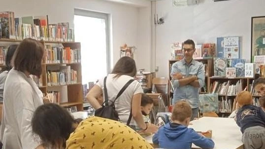 L'amministrazione comunale di Agliana acquisterà il terzo lotto dei locali ex Coop per realizzare la nuova biblioteca comunale, con un investimento di 800.000 euro. La decisione è stata presa durante l'ultimo consiglio comunale, con il sostegno della coalizione di maggioranza e il dissenso del Pd. L'amministrazione comunale di Agliana acquisterà il terzo lotto dei locali ex Coop per realizzare la nuova biblioteca comunale, con un investimento di 800.000 euro. La decisione è stata presa durante l'ultimo consiglio comunale, con il sostegno della coalizione di maggioranza e il dissenso del Pd.