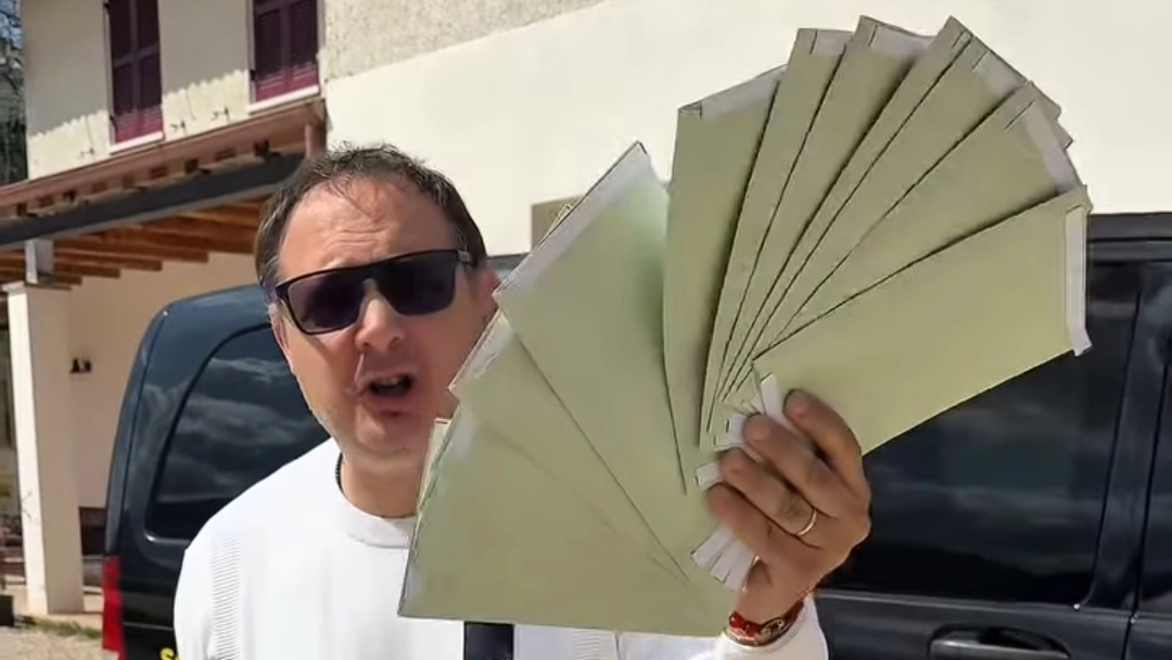 Lo chef Umberto Trotti mostra le 14 multe prese in Valnerina