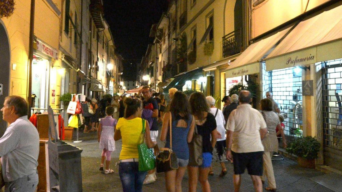 Folla in centro per gli eventi organizzati in occasione di Ferragosto