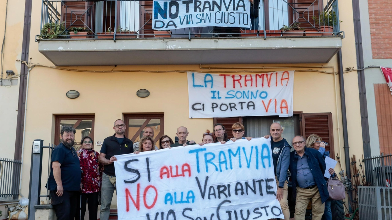 I residenti di via San Giusto e via Masaccio protestano contro la tramvia a Campi. Il Partito Democratico propone modifiche al tracciato per migliorare l'impatto sul territorio, inclusa la creazione di aree pedonali e percorsi verso Villa Rucellai. I residenti di via San Giusto e via Masaccio protestano contro la tramvia a Campi. Il Partito Democratico propone modifiche al tracciato per migliorare l'impatto sul territorio, inclusa la creazione di aree pedonali e percorsi verso Villa Rucellai.