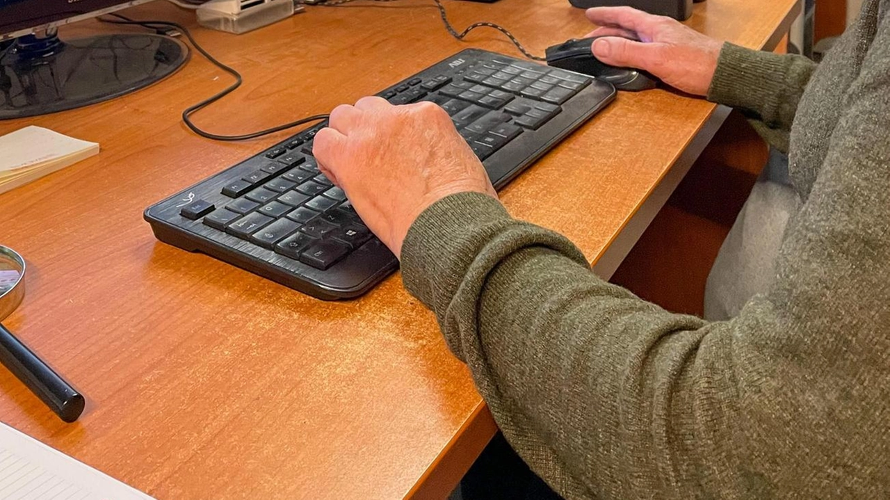 Il Comune di Bagno a Ripoli cerca giovani tutor digitali per aiutare i cittadini anziani a navigare i servizi online della sanità. Progetto promosso da Anci Toscana per ridurre il digital divide e favorire l'accesso ai servizi digitali comunali. Il Comune di Bagno a Ripoli cerca giovani tutor digitali per aiutare i cittadini anziani a navigare i servizi online della sanità. Progetto promosso da Anci Toscana per ridurre il digital divide e favorire l'accesso ai servizi digitali comunali.