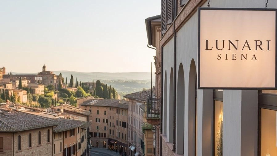 "Fuori tutto. Fino al 70% di sconto". L’invito che corre sui social è quello di Lunari Siena, che si... "Fuori tutto. Fino al 70% di sconto". L’invito che corre sui social è quello di Lunari Siena, che si...