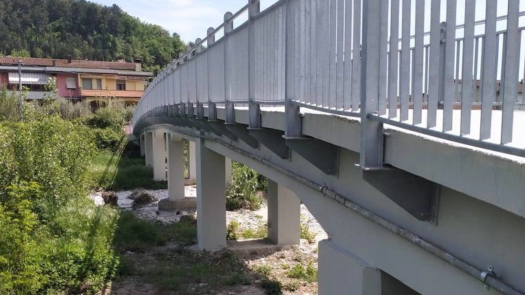 Inizieranno domani i lavori di asfaltatura sul ponte della Budella. Il ponte che collega via dei Molini e via Monticello...