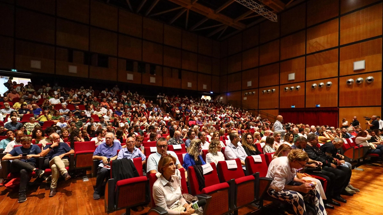 L’ipotesi di perdere il titolo di nazionale ha creato forti reazioni in Toscana. Intanto, con largo anticipo, è stata presentata la programmazione invernale. L’ipotesi di perdere il titolo di nazionale ha creato forti reazioni in Toscana. Intanto, con largo anticipo, è stata presentata la programmazione invernale.