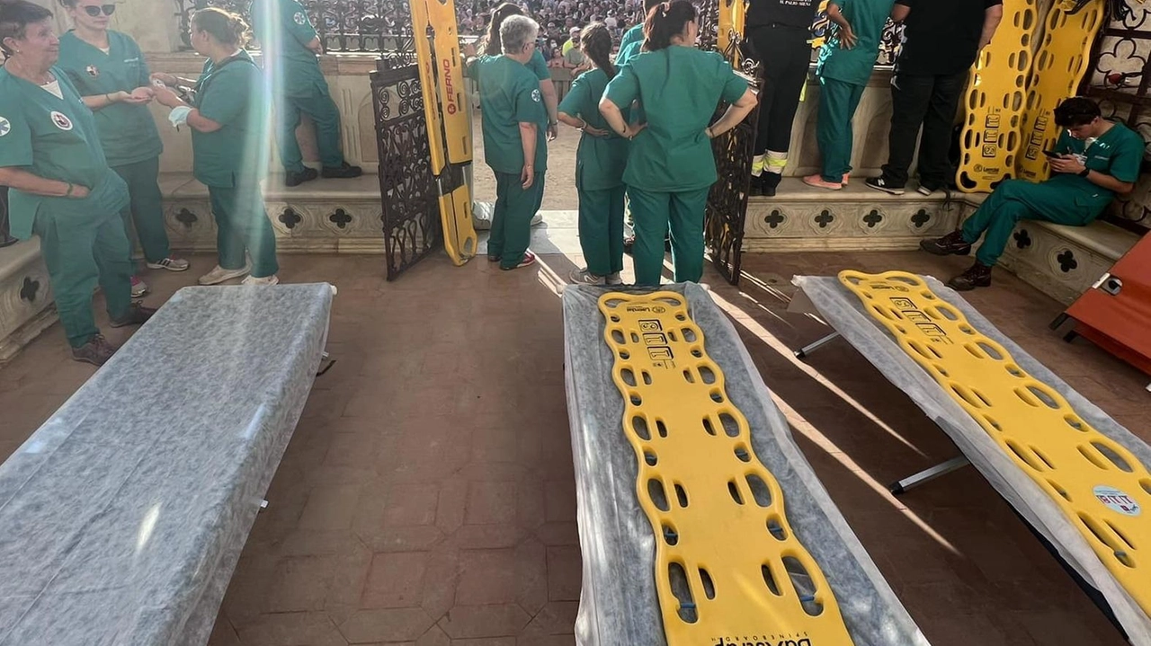 La postazione sanitaria all’interno della Cappella di Piazza, uno dei punti centrali del servizio di emergenza La postazione sanitaria all’interno della Cappella di Piazza, uno dei punti centrali del servizio di emergenza
